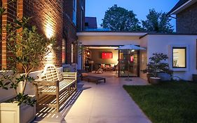 Stunning, Architecturally Designed Garden Studio With Parking